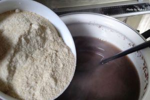 あく抜き後_1時間半ことこと弱火で_砂糖・塩投入