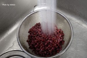 あく抜き過程_流水洗い