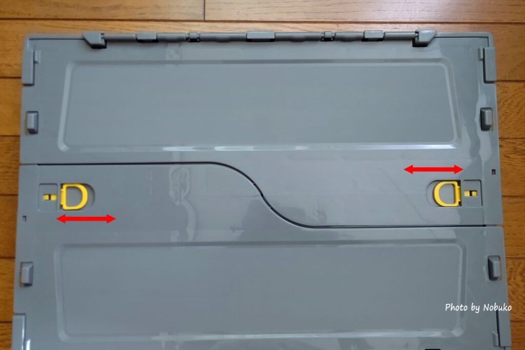 ふたロックの矢印_折りたたみコンテナ_畳んだところ_真上から