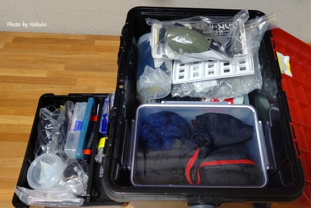 工具箱リングスター(RINGSTAR)ドカットD-4700レッドorブルー_ポタ赤_中身_下の段も見える