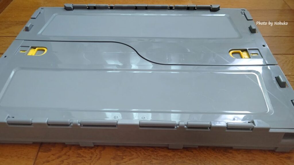 折りたたみコンテナ_畳んだところ_横から